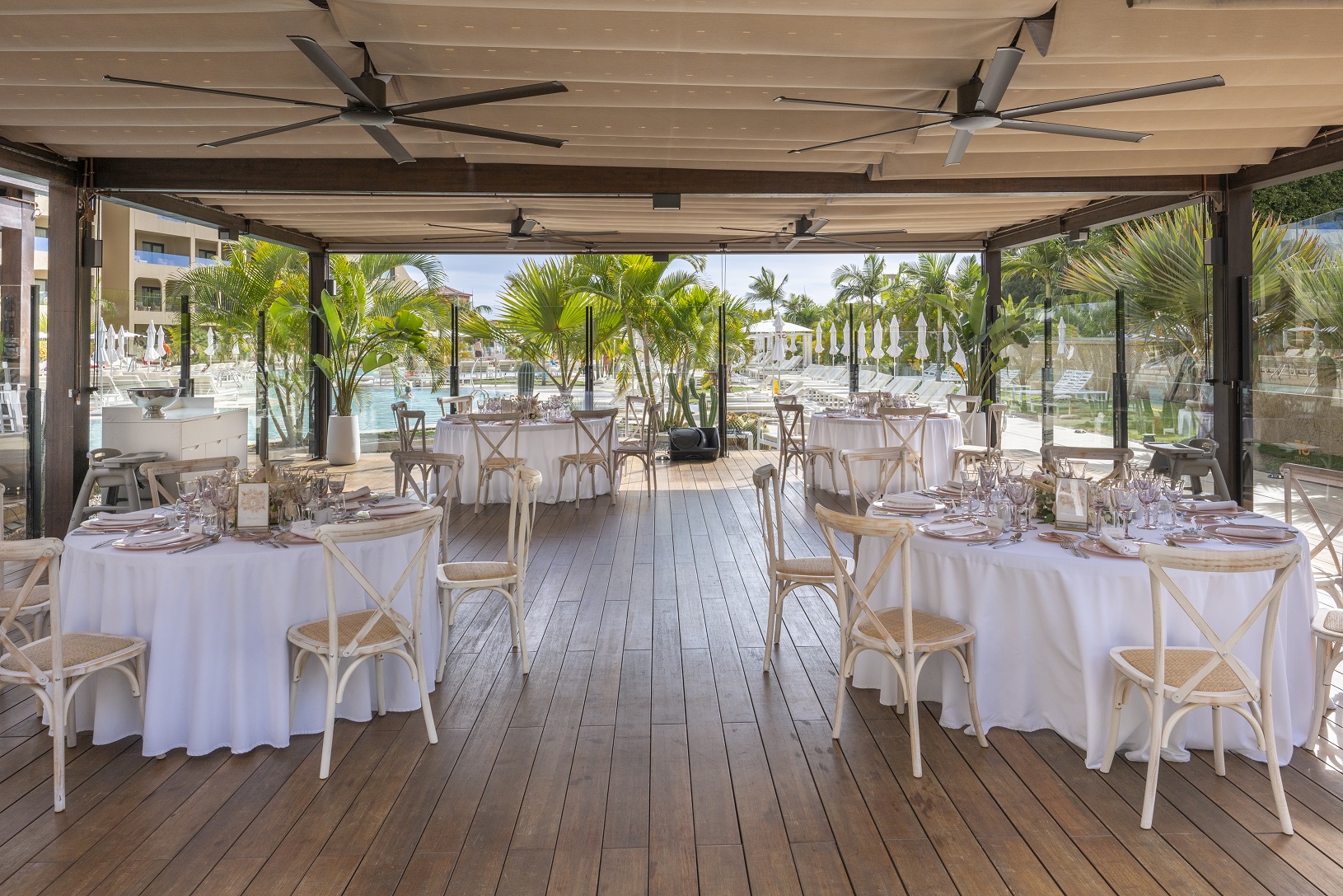 Book your wedding day in GF VICTORIA